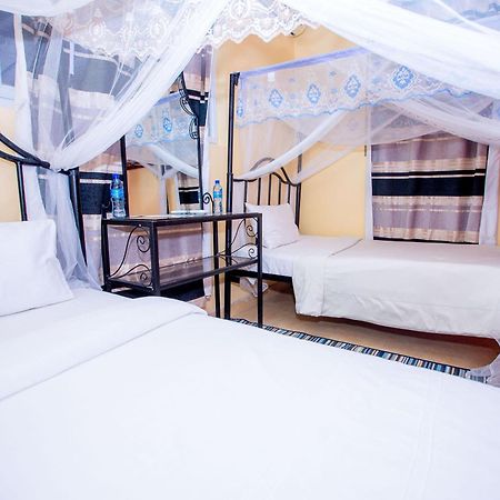 Kays Lodge Дар-эс-Саламе Экстерьер фото